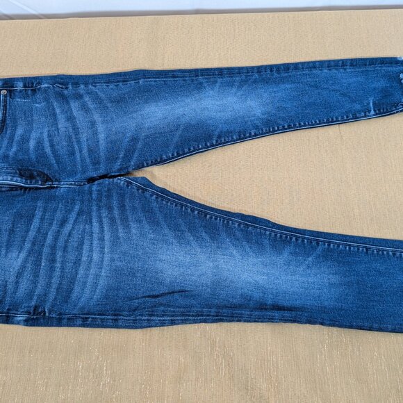Mid Rise Perfect Ankle Legging Jeans with Raw (frayed) Hem - Picture 5 of 10
